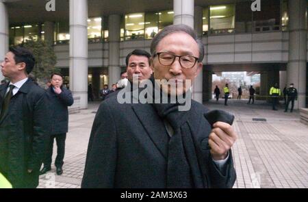 Lee Myung-Bak, Jan 8, 2020 : Lee Myung-Bak, South Korea's former President from 2008-2013, leaves after his trial at the Seoul High Court in Seoul, South Korea. South Korea's prosecution on January 8, 2020 requested that an appeals court sentence the former President Lee to 23 years in prison on bribery and embezzlement charges and demanded about 32 billion won (US$27.4 million) in fine and 16.3 billion won in forfeit for the ex-President. The requested sentencing by the prosecution is heavier than the 15-year jail term that a lower court handed down to Lee in October 2018, local media reporte Stock Photo