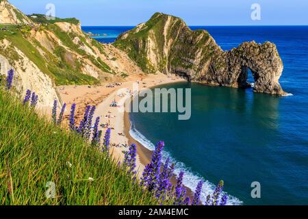 natural sea arch at durdle door, near lulworth cove, jurassic coast, southern coast of england, dorset, uk, gb Stock Photo