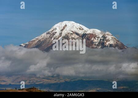 Mount Chimborazo volcano (6268m), the highest mountain in Ecuador and the highest point on Earth when measured from the centre of the Earth. Stock Photo