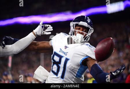 Tennessee Titans tight end Jonnu Smith (81) celebrates his