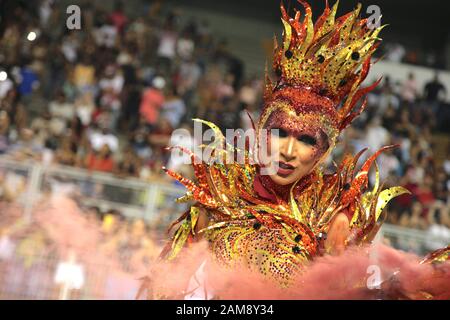 January 11, 2020: Sao Paulo, Brazil: Members of Mocidade Alegre Samba School take part in the rehearsal for the upcoming Sao Paulo Carnival 2020, at the Anhembi Sambadrome.The parades will take place on February 21st and 22nd. (Credit Image: © Paulo Lopes/ZUMA Wire) Stock Photo