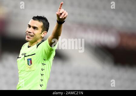 Turin, Italy - 12 January, 2020: Referee Marco Piccinini gestures during the Serie A football match between Torino FC and Bologna FC. Torino FC won 1-0 over Bologna FC. Credit: Nicolò Campo/Alamy Live News Stock Photo