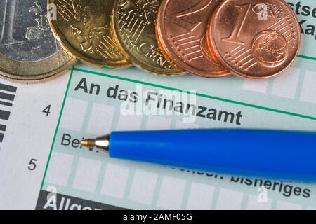 Einkommensteuererklärung an das Finanzamt, Formular, Steuererklärung Stock Photo