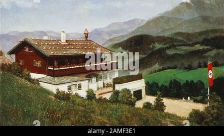 A postcard of Haus Wachenfeld in summer. Small chalet called Haus Wachenfeld, a holiday home built in 1916 (or 1917). By 1933, Hitler had purchased Ha Stock Photo