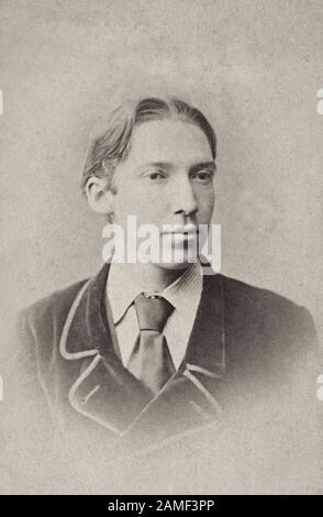 Robert Louis Stevenson (1850 – 1894) was a Scottish novelist and travel writer, most noted for Treasure Island, Kidnapped, Strange Case of Dr Jekyll a Stock Photo