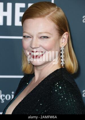 Santa Monica, United States. 12th Jan, 2020. SANTA MONICA, LOS ANGELES, CALIFORNIA, USA - JANUARY 12: Actress Sarah Snook wearing Galvan London with Stuart Weitzman shoes and Asprey London earrings arrives at the 25th Annual Critics' Choice Awards held at the Barker Hangar on January 12, 2020 in Santa Monica, Los Angeles, California, United States. (Photo by Xavier Collin/Image Press Agency) Credit: Image Press Agency/Alamy Live News Stock Photo