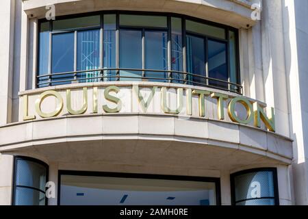 Louis Vuitton store entrance, Avenue Montaigne, Paris - street of Stock Photo: 82987923 - Alamy