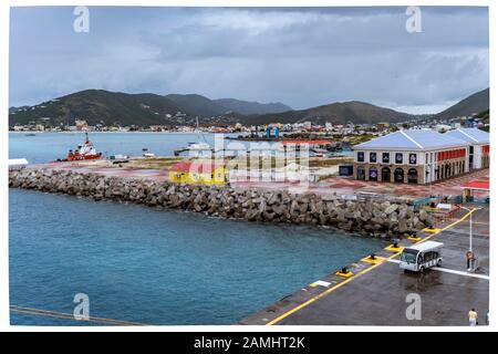 View of port area, harbour and cruise terminal, Philipsburg, Sint Maarten, St. Maarten, Dutch Antilles, West Indies, Caribbean. Stock Photo