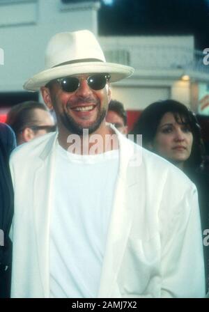 Westwood, California, USA 18th May 1995 Actor Bruce Willis attends 'Die Hard 3' Premiere on May 18, 1995 at Regency Village Theatre in Westwood, California, USA. Photo by Barry King/Alamy Stock Photo Stock Photo