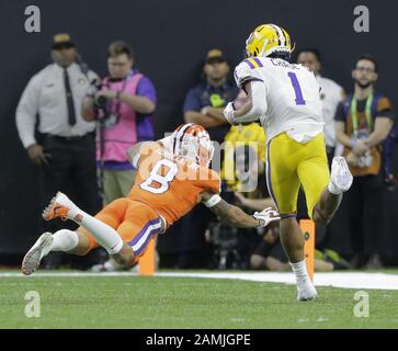 Joe Burrow arrives at Superdome in Ja'Marr Chase LSU jersey