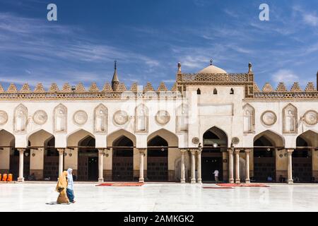 Al-Azhar Mosque, courtyard with corridors, Islamic area of old Cairo, Cairo, Egypt, North Africa, Africa Stock Photo