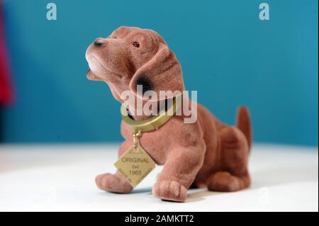 Wackeldackel hi-res stock photography and images - Alamy