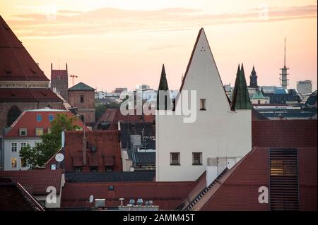View over the roofs of the Munich city centre, taken from the terrace of the hotel 'Mandarin Oriental'. [automated translation] Stock Photo