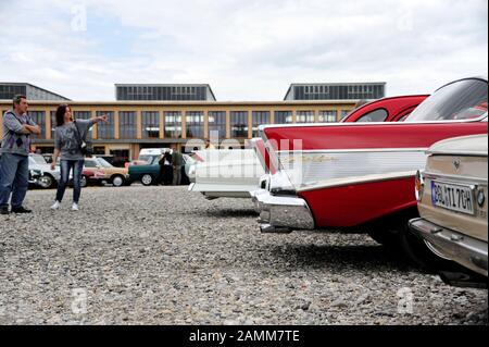 Vintage car show to mark the start of construction of the planned 'Motorworld Freimann' event trailer in the former repair shop between Maria-Probst-Strasse and Lilienthalallee. In the picture the tail fins of two American road cruisers. [automated translation] Stock Photo