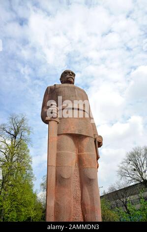 Bismarck Monument by the sculptor Fritz Behn from 1931 at the Bosch Bridge opposite the Deutsches Museum (in the background). [automated translation] Stock Photo