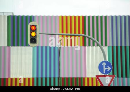 Traffic light in front of the shopping centre 'Mira' at Schleißheimerstraße in the north of Munich. [automated translation] Stock Photo