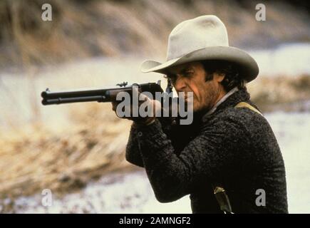 STEVE MCQUEEN, TOM HORN, 1980 Stock Photo