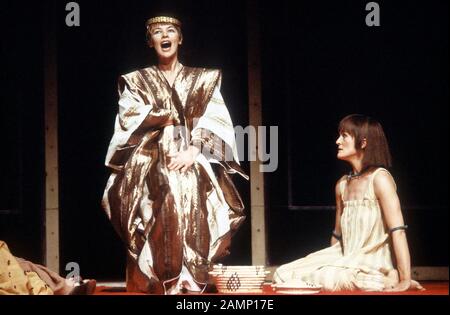 Glenda Jackson (as Cleopatra) with Paola Dionisotti (as Charmian) in ANTONY AND CLEOPATRA by Shakespeare directed by Peter Brook for the Royal Shakespeare Company (RSC) at the Royal Shakespeare Theatre, Stratford-upon-Avon, England opening on 04/10/1978. Designed by Sally Jacobs. Stock Photo