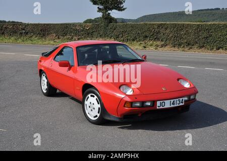 Porsche 928 S2 parked on a country lane in Yorkshire Stock Photo