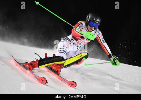 Cuting Action Jessica HILZINGER, Alpine Skiing, Single image, cropped single motif ...