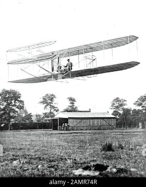 WILBUR WRIGHT (1867-1912)  American aviation pioneer on his record on board his Flyer at Fort Myer, Virginia, on 21 September 1908 Stock Photo