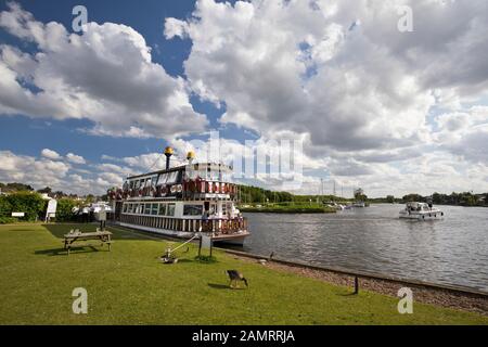 Southern Comfort River Cruiser - Horning, Norfolk Broads Stock Photo ...