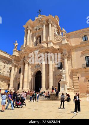 Cathedral of Syracuse, Ortygia. Duomo di Siracusa, Ortigia. Piazza del Duomo. Stock Photo