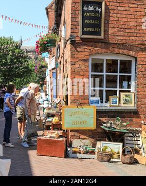 The Little Curio Shop, Dam Street, Lichfield, Staffordshire, England, United Kingdom Stock Photo