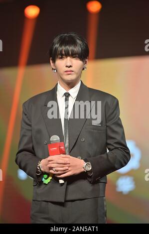 Hong Kong model and actress Angelababy, left, and Chinese singer and actor Kris  Wu or Wu Yifan pose with their trophies during the presentation ceremo  Stock Photo - Alamy