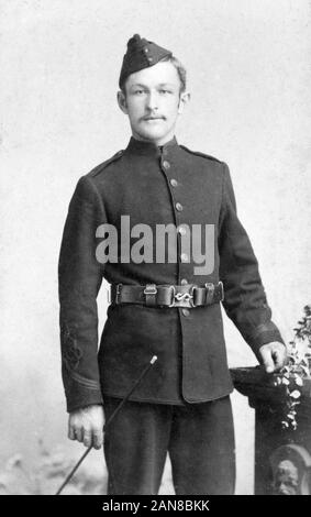 Victorian rifleman soldier Stock Photo - Alamy