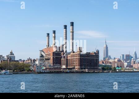 Con Edison Power Plant in Manhattan, NYC Stock Photo