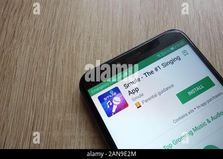 Smule app on Google Play Store website displayed on Huawei Y6 2018 smartphone Stock Photo