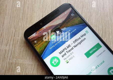 MAPS.ME app on Google Play Store website displayed on Huawei Y6 2018 smartphone Stock Photo
