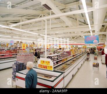 Kwik Save Supermarket, battersea, London in 1990, UK Stock Photo