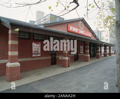 Kwik Save Supermarket, battersea, London in 1990, UK Stock Photo