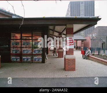 Kwik Save Supermarket, battersea, London in 1990, UK Stock Photo