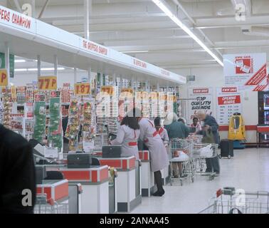 Kwik Save Supermarket, battersea, London in 1990, UK Stock Photo