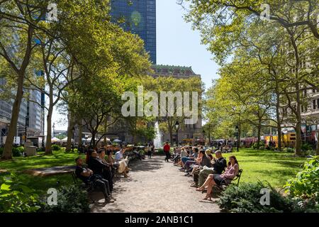 Bowling Green Park in Manhattan, New York City Stock Photo