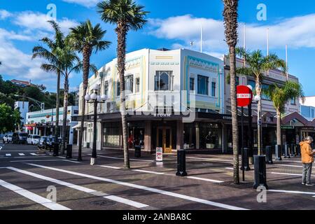Art Deco Kidson's building, 1933, by Alfred Hill, and Briasco's buildings, 1930, Emerson Street, Napier, Hawke's Bay, North Island, New Zealand Stock Photo