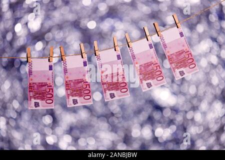 Cologne, Deutschland. 15th Jan, 2020. 500 euro notes on a washing line. Koln, January 15th, 2020 | usage worldwide Credit: dpa/Alamy Live News Stock Photo