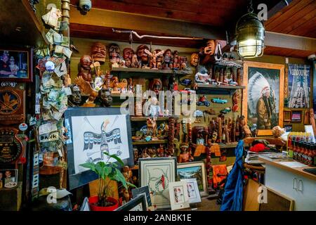 First Nations wood carvings, Tomahawk, Barbeque Restaurant, North Vancouver, British Columbia, Canada Stock Photo