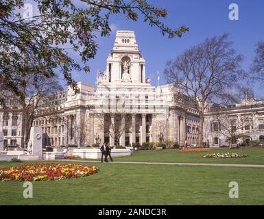 Four Seasons Hotel London Trinity Square, Trinity Square Gardens, Tower Hill, London Borough of Tower Hamlets, Greater London, England, United Kingdom Stock Photo