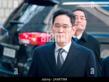 Seoul High Court in South Korea. 17th January, 2020. Seoul, South Korea. 17th January, 2020. Lee Jae-Yong, Jan 17, 2020 : Samsung Electronics Vice Chairman Lee Jae-Yong arrives at the Seoul High Court in Seoul, South Korea. Lee attended on Friday an appeals trial after the Supreme Court ordered the appellate court in August, 2019 to review its suspended jail sentence for him over bribing a confidante of jailed former President Park Geun-Hye, local media reported. Credit: Lee Jae-Won/AFLO/Alamy Live News Stock Photo