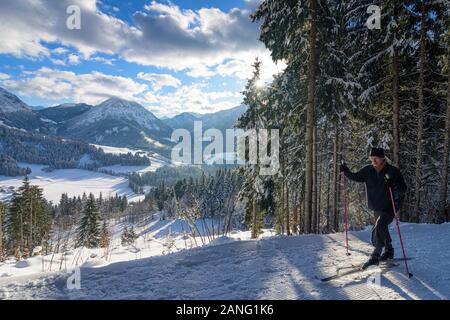 Hochfilzen: people cross-country skiing, man in Kitzbüheler Alpen - Pillersee Tal, Tirol, Tyrol, Austria Stock Photo