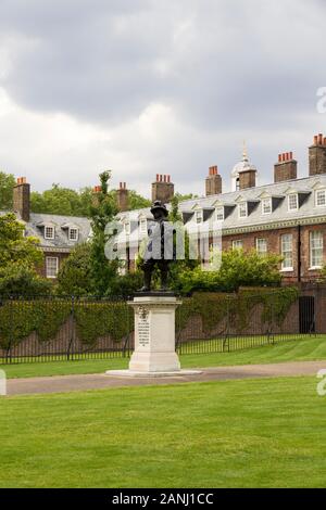 KENSINGTON GARDENS, UK - MAY 20, 2019. Kensington Palace birthplace of Queen Victoria, King’s State Apartments and the famous Sunken Garden. Stock Photo