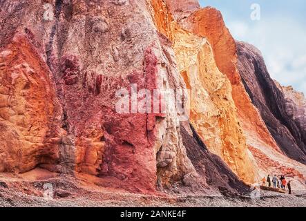 Alum cliffs, Alum Bay, Isle of Wight, UK. Coloured sands include white quartz, red iron oxide, yellow limonite. Stock Photo