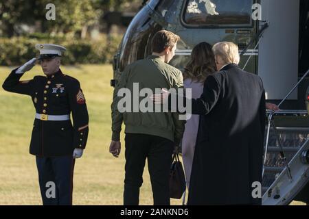 Washington, United States. 17th Jan, 2020. President Donald Trump, First Lady Melania Trump and Barron Trump board Marine One on the South Lawn of the White House for a trip to Mar-a-Lago on Friday, January 17, 2020 in Washington, DC Photo by Sarah Silbiger/UPI Credit: UPI/Alamy Live News Stock Photo