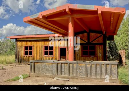 The ghostly remains of an abandoned gas station near Seneca Lake Arizona. Stock Photo