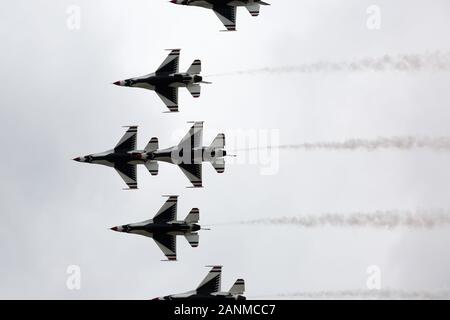 The United States Air Force Thunderbirds aerobatic team performs in an airshow in Fort Wayne, Indiana, USA. Stock Photo