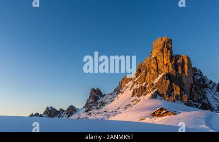 View of Ra Gusela peak in front of mount Averau and Nuvolau, in Passo Giau, high alpine pass near Cortina d'Ampezzo, Dolomites, Italy Stock Photo